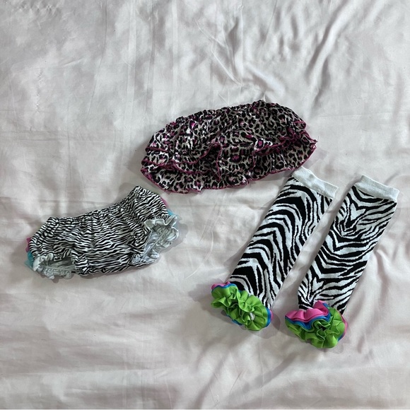 🧡2FOR$15 Boutique 2 Bloomers Zebra Rainbow&Pink Leopard Ruffle Diaper Set - Picture 1 of 7